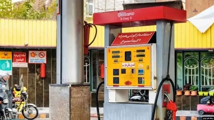 مهاجرانی: فعلاً تغییری در نرخ و حجم بنزین سهمیه‌ای نداریم/ دولت براساس شرایط روز درخصوص بنزین تصمیم می‌گیرد