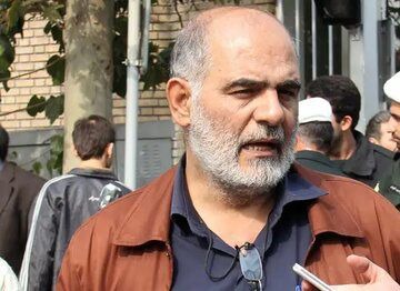 ادعای جنجالی الله‌کرم: شعام فرمانده نیروی دریایی را توبیخ کرده بود/ در روزهای تشییع رهبر شهید، آمریکا به دنبال عبور دادن کشتی‌ها در تنگه هرمز بود