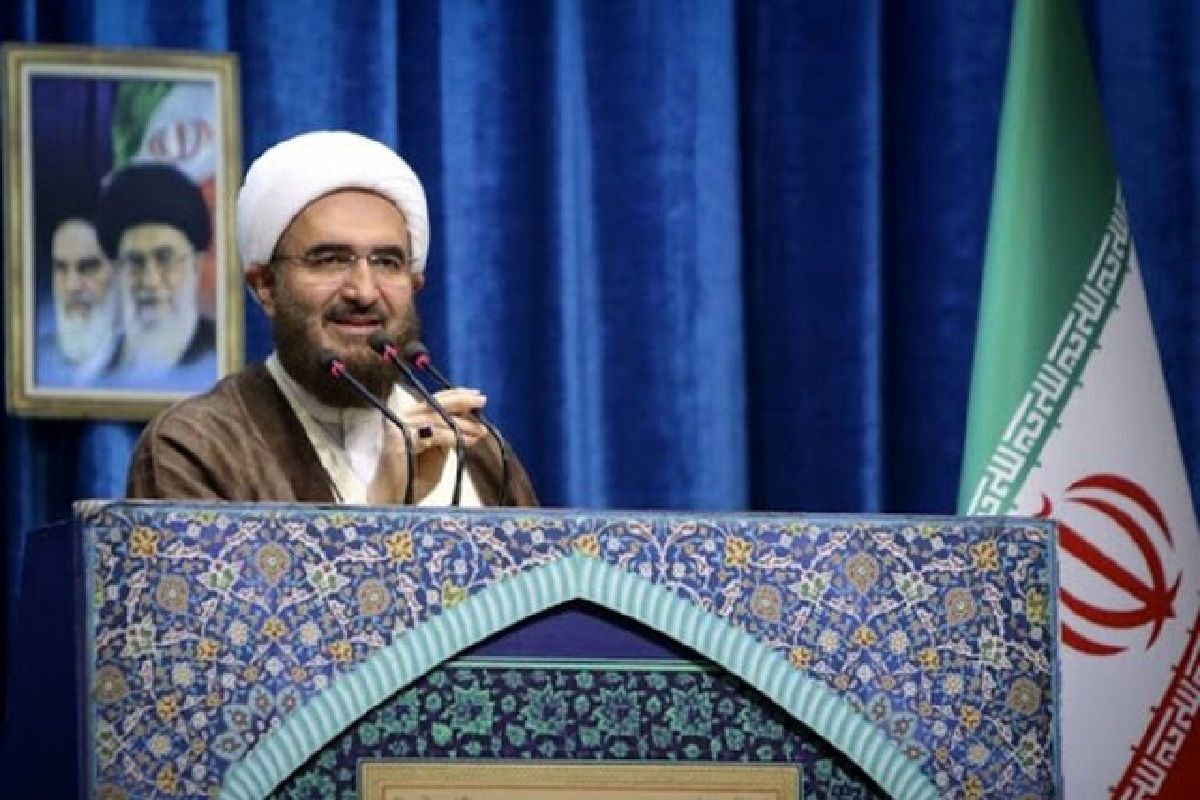 امام جمعه تهران: باید مسئله خانواده را جدی گرفت/ نسبت به تلاش برای تضعیف بنیان خانواده هوشیار باشیم