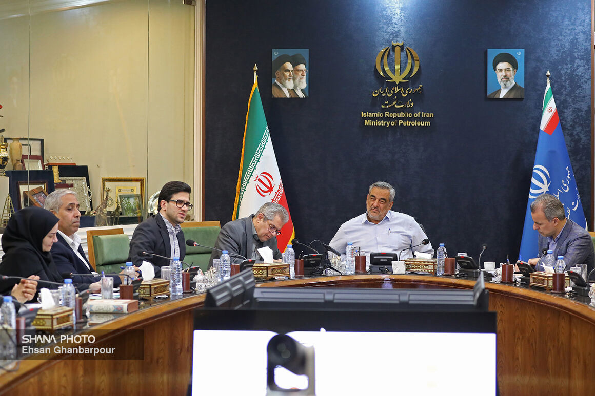 برگزاری نشست شورای معاونان با محور بررسی تصمیم‌های سفر اخیر سرپرست وزارت نفت